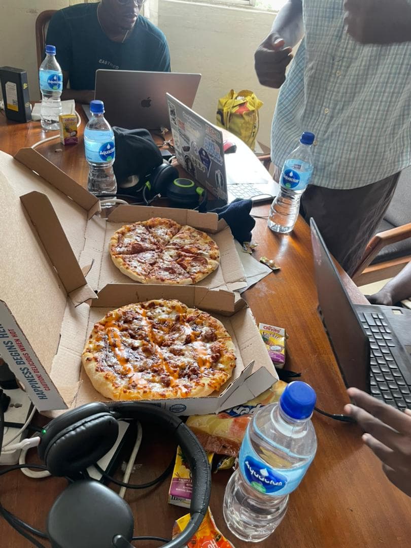 demoer hudzah presenting his vertical farm on stage at symposium photo